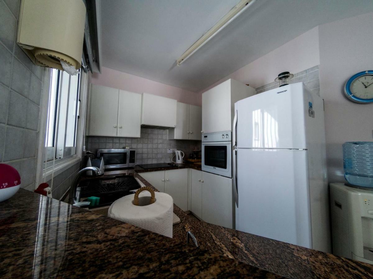 Blue Bay Beach House Larnaca Bagian luar foto
