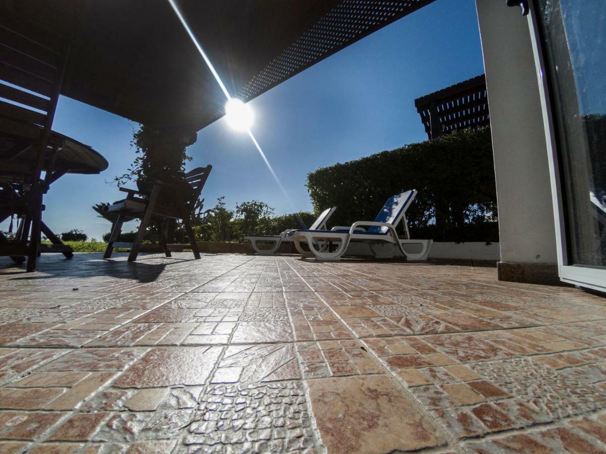 Blue Bay Beach House Larnaca Bagian luar foto
